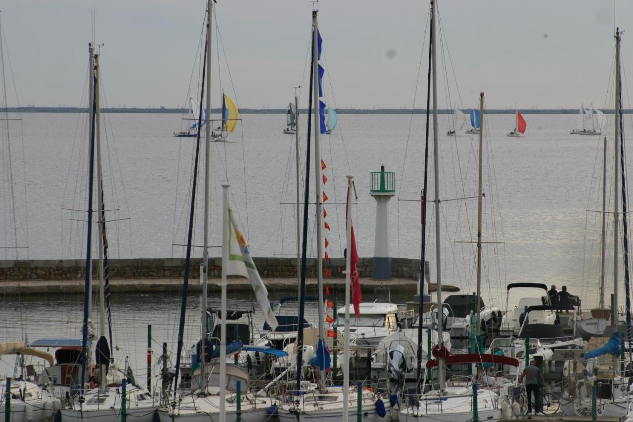 Le Vent Dans Les Voiles - Appartement Classe 4 Etoiles Mèze Esterno foto